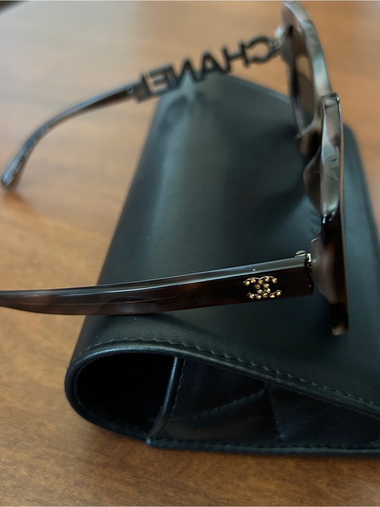 CHANEL
Acetate Strass Square Sunglasses
5422 Tortoise main image 11